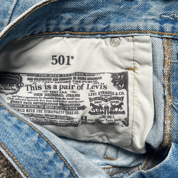 ⭐️⭐️Women 501 Levi’s denim shorts⭐️⭐️-Size 29 - Picture 5 of 5